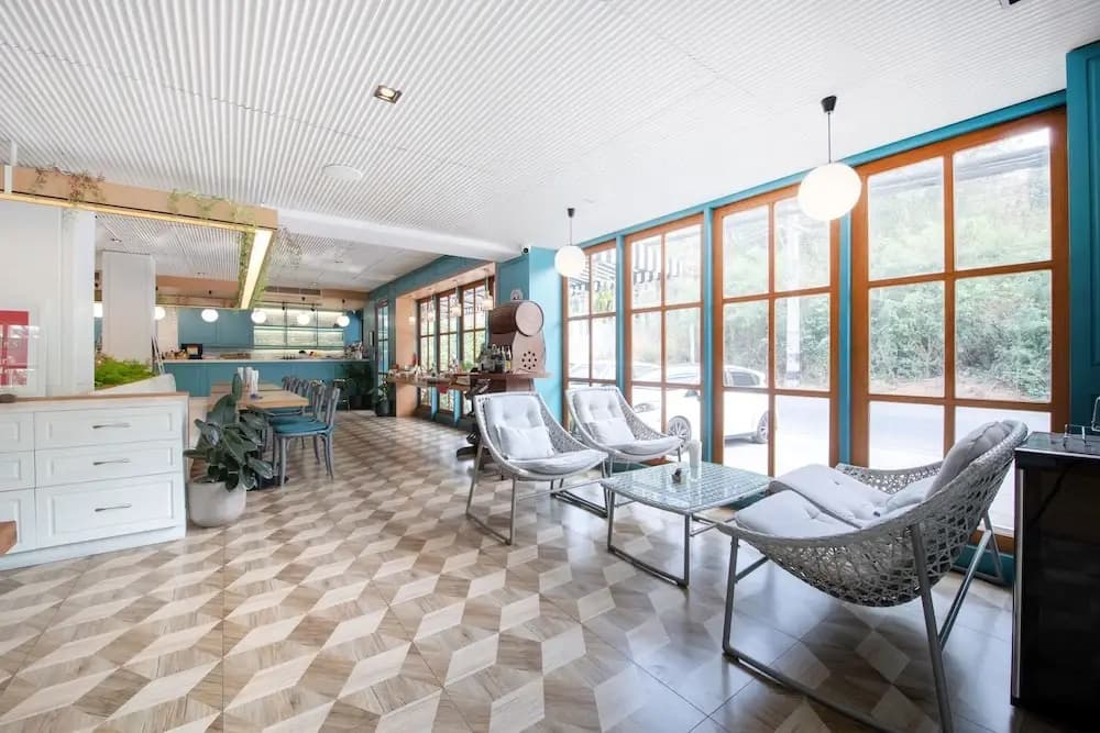Blooming Hill Boutique Suites - photo 26