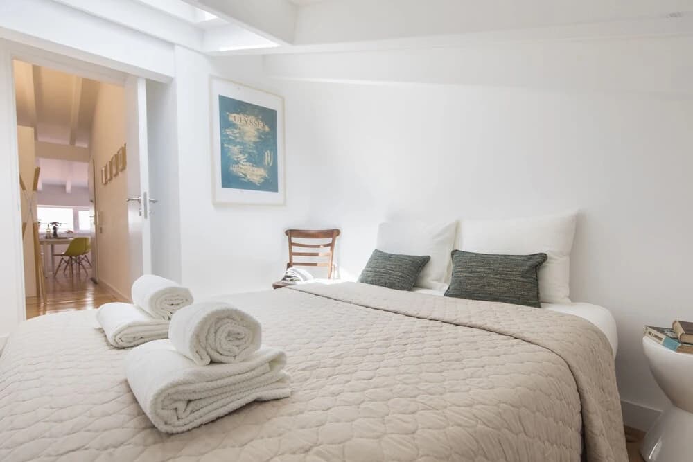 Artistic-White Flat - photo 3
