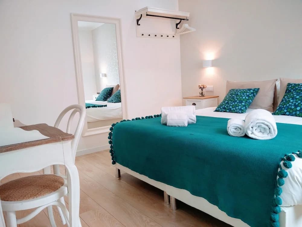 Lisbon Terrace Suites Apartment for Large Groups with Amazing Terrace - photo 5