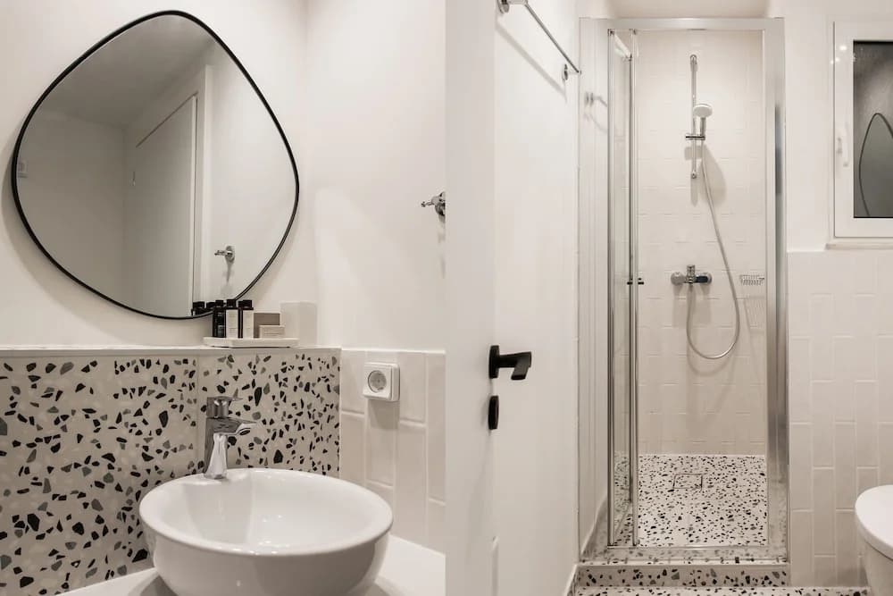 Dazzling 1BR Apartment in Koukaki - photo 9