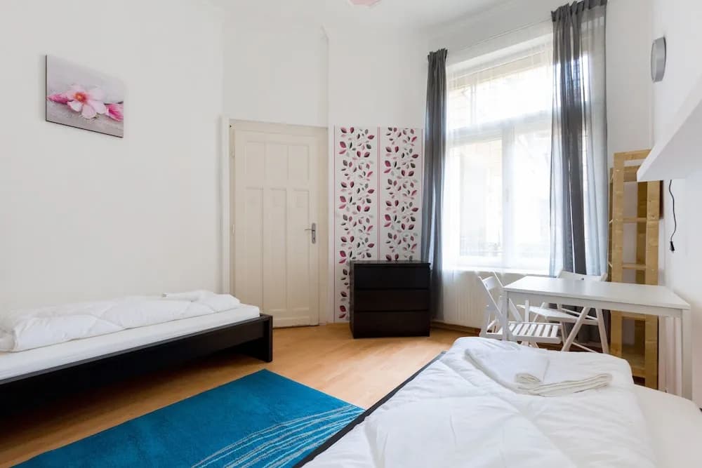 Budapest Apart-NAM-Queen Room - photo 6