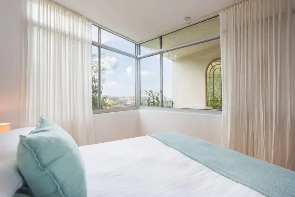 Bronte Beach Coastal Apartment With Ocean View - photo 2
