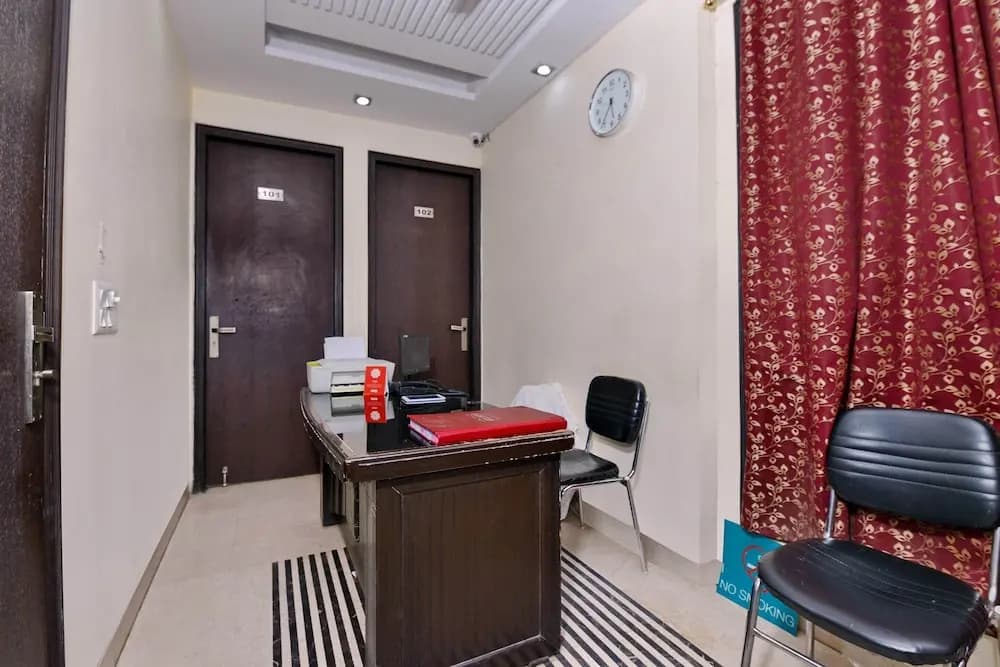 OYO 466 Hotel Lotus B&B - photo 15