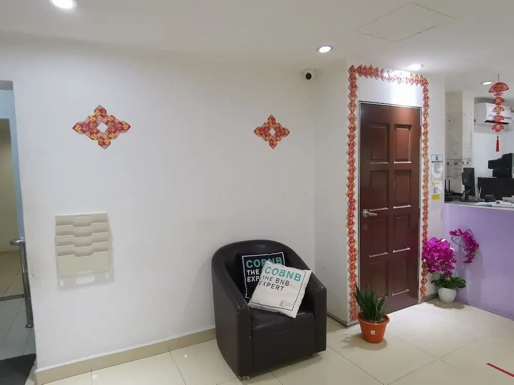 Hotel Dragon Inn - photo 2