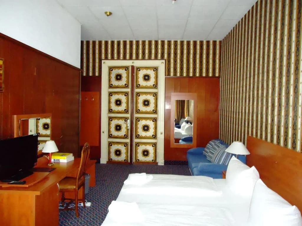 City Hotel am Kurfürstendamm - photo 2
