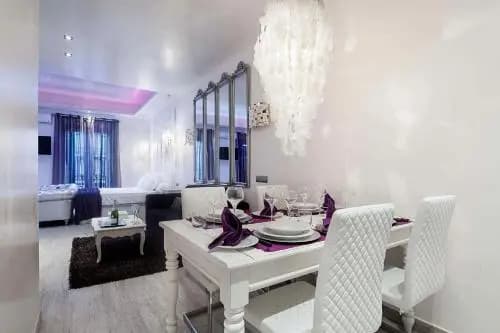 Romantic Barcelona Apartment - photo 7