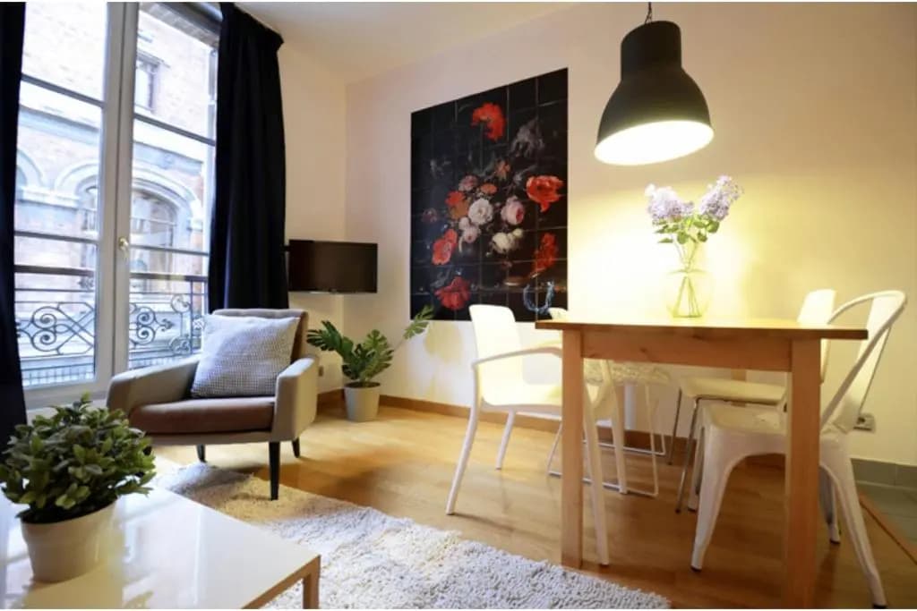 Short Stay Group Museum View Serviced Apartments - photo 8
