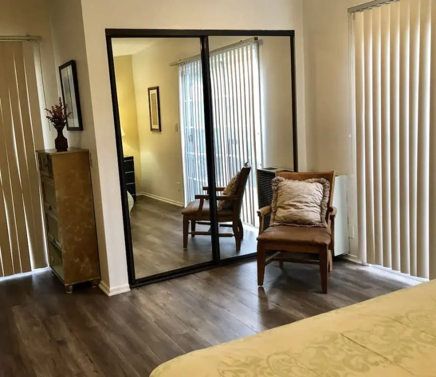 Lovely 1-Bedroom Home with Pool - photo 1