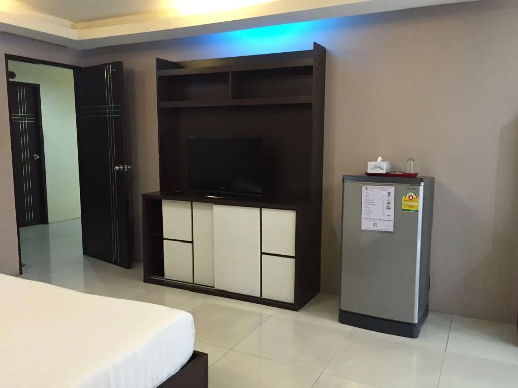 Royal Bombay Suites - photo 3