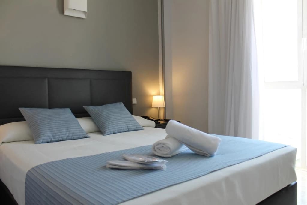Hotel Barajas Plaza Madrid - photo 22