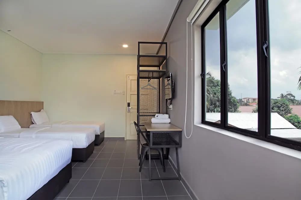 Hotel Ali Imran - photo 6