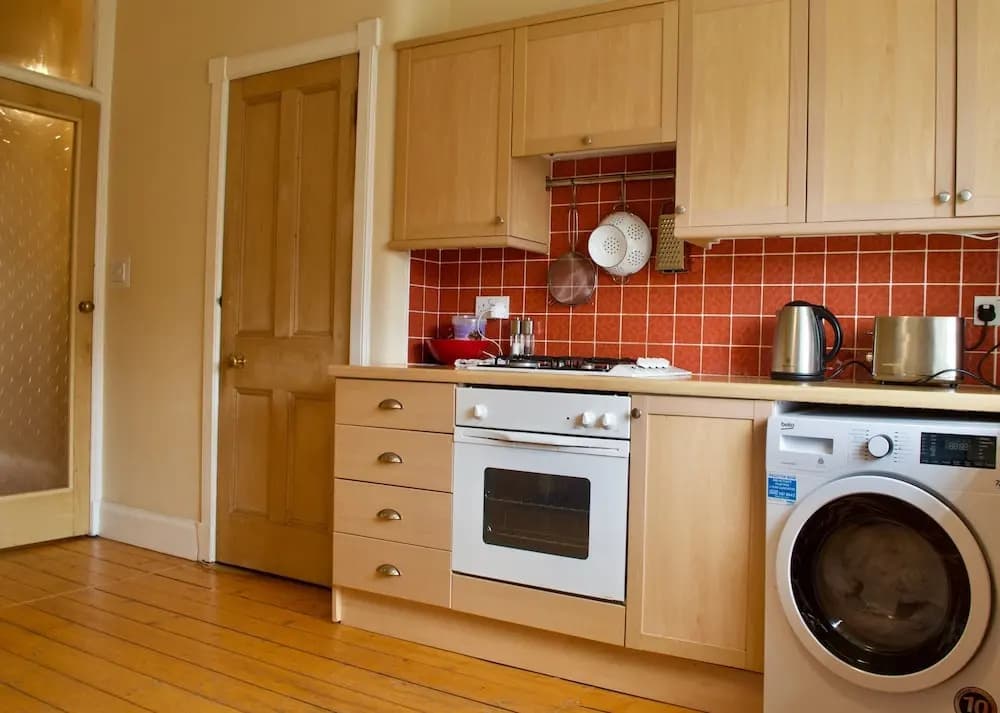 Spacious 1 Bedroom Stockbridge Flat - photo 10