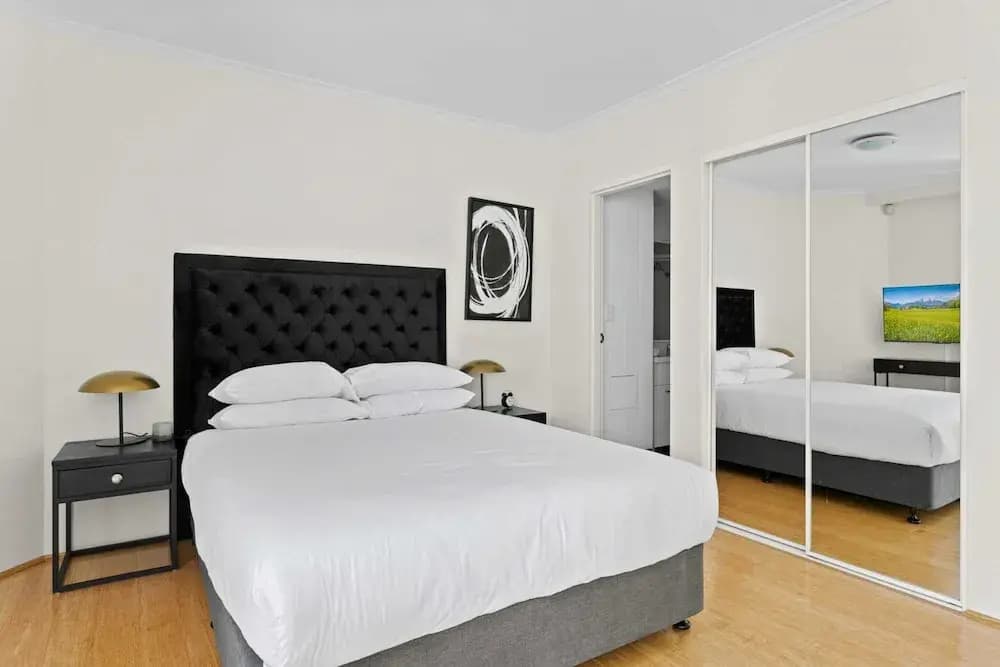 Idyllic Studio by University Campuses - photo 3