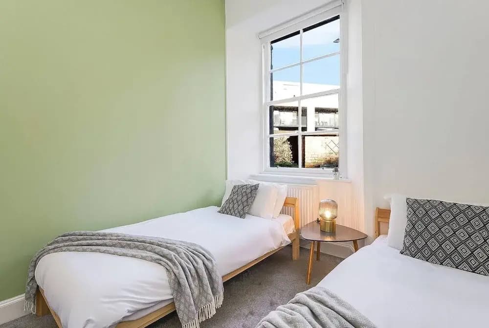 Modern - 2BR Flat Near Easter Road Stadium - photo 9