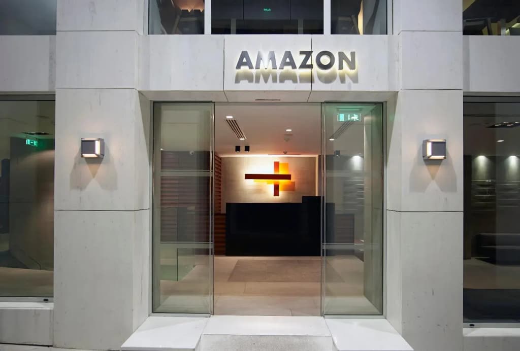 Amazon Hotel - photo 1