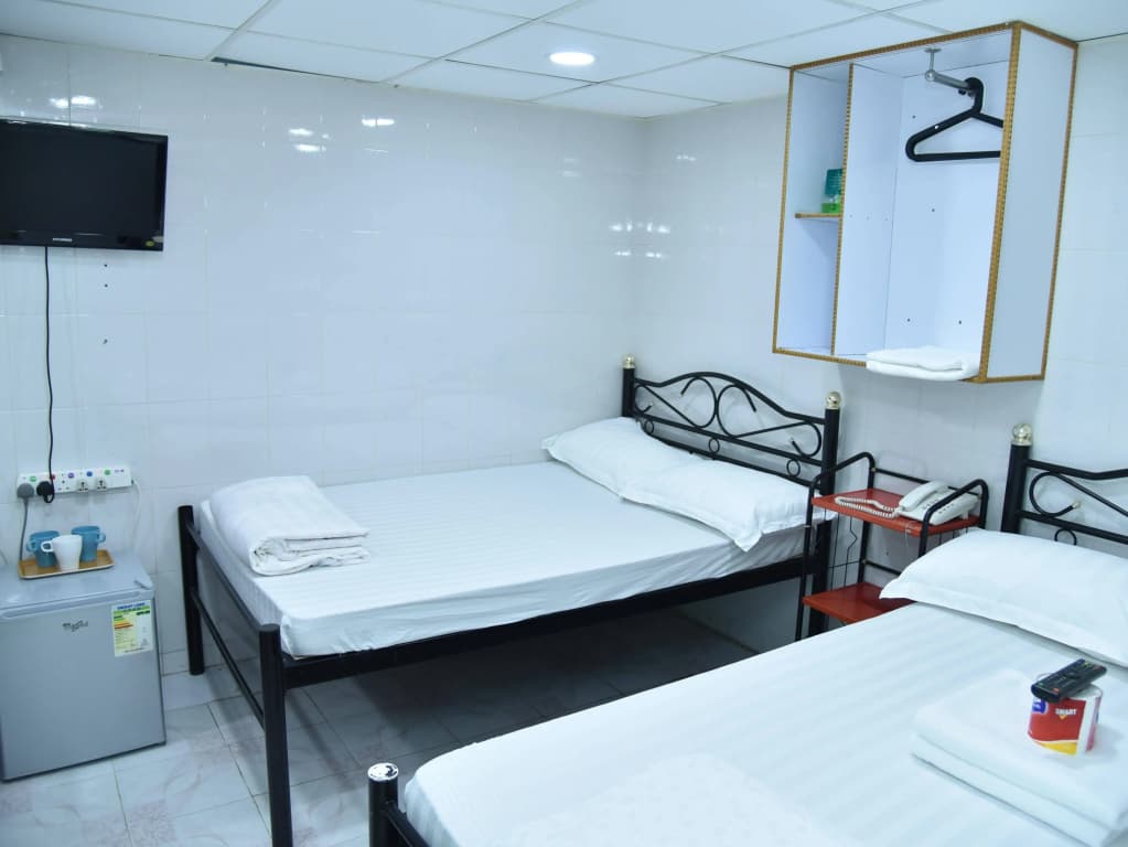 Jas Guest House - photo 4