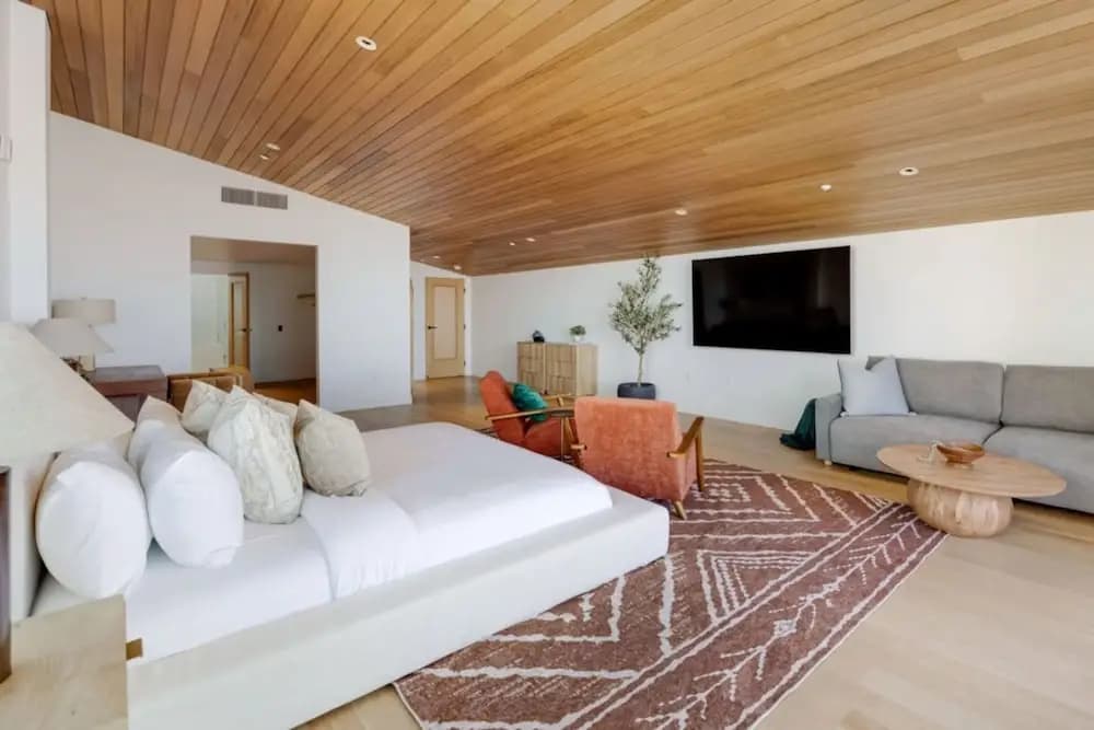 The Santa Monica Sunset - Beachfront Luxury - photo 10