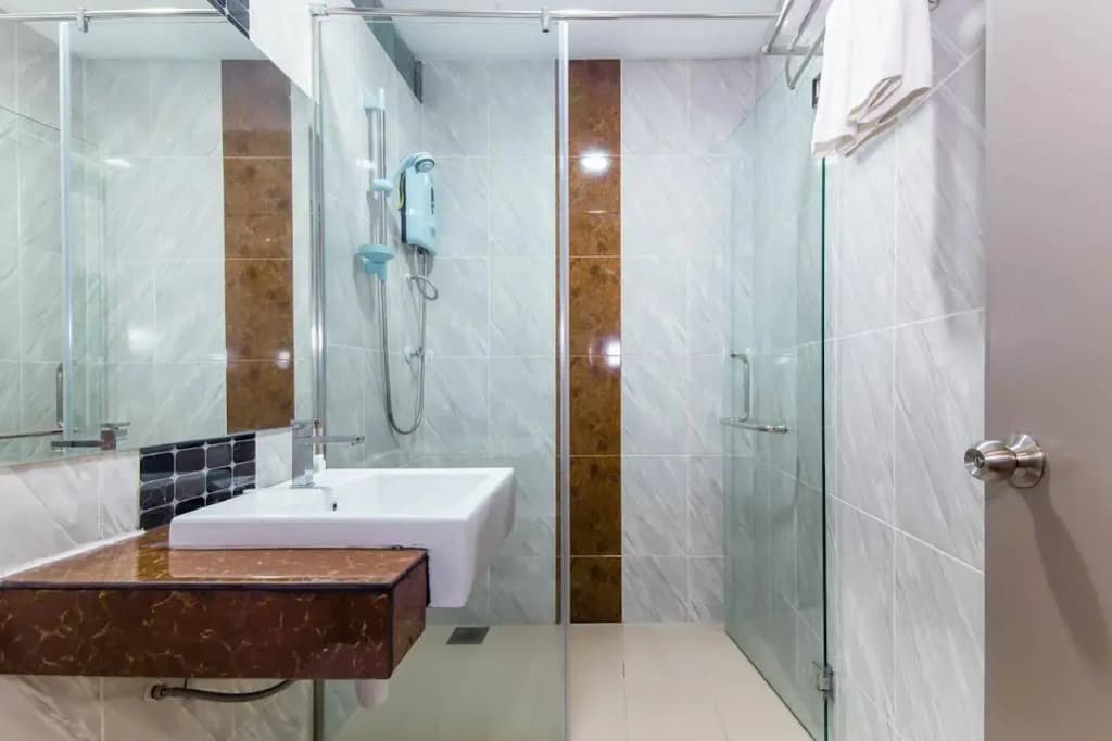 ZEN Rooms Metropol Hotel - photo 9