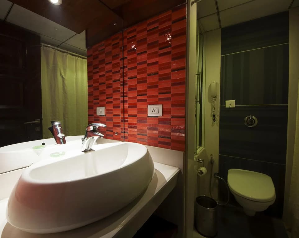 Hotel Aura - Near to New Delhi Railway Station - photo 9