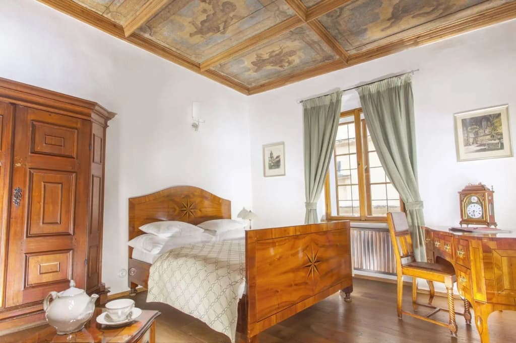 Hotel At the Green Grape - photo 4