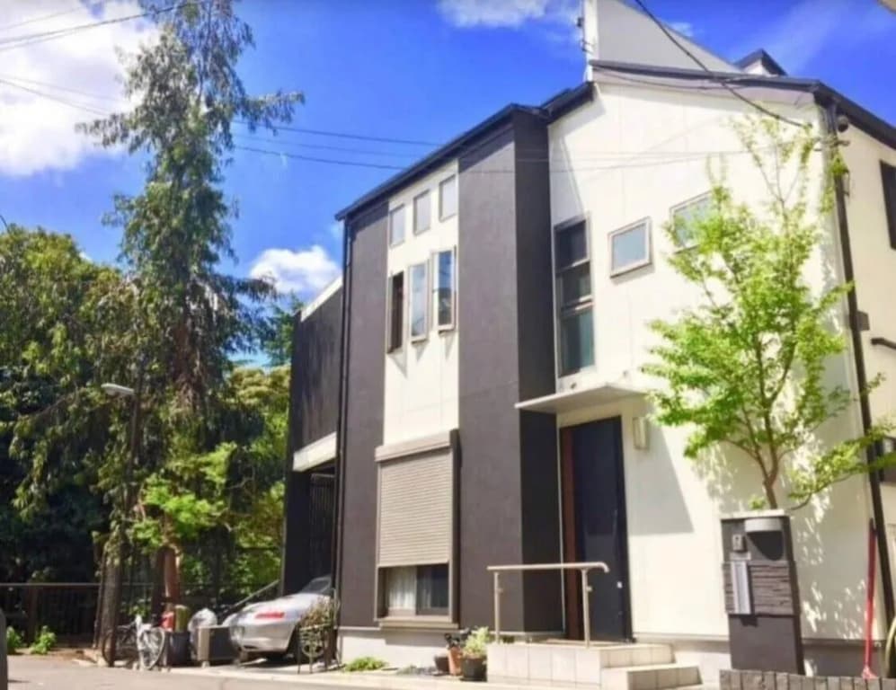 InstaHomes - main photo
