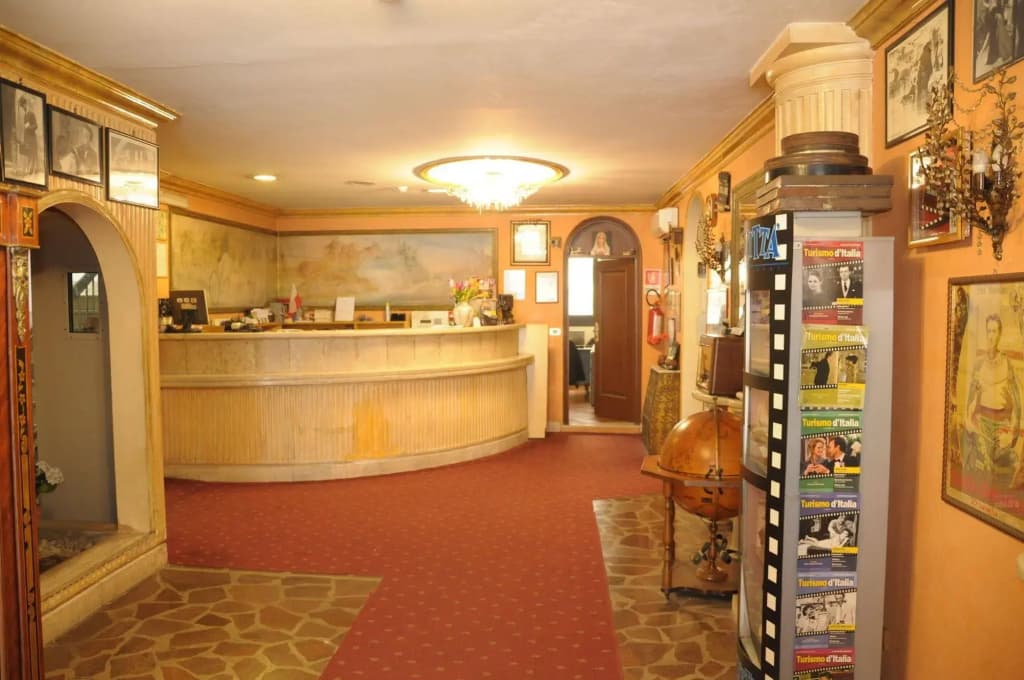 Hotel Cinecitta - photo 12