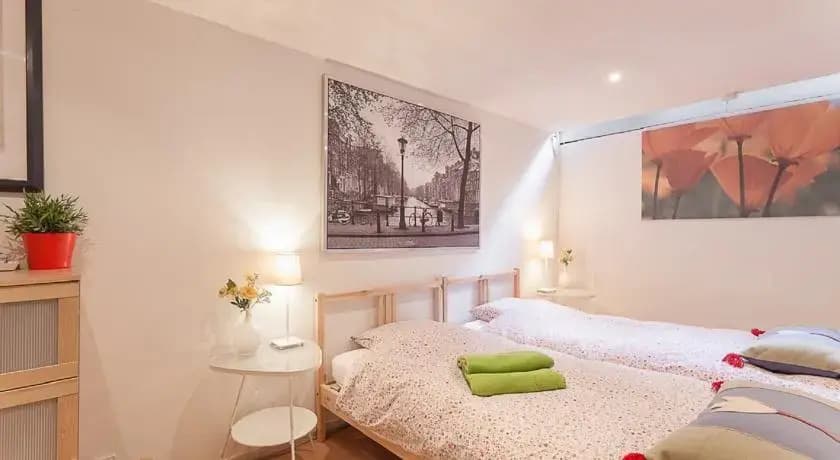 B&B With Garden in Amsterdam - photo 2
