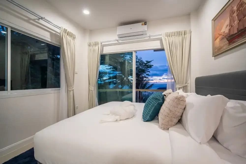 Ocean View 4BR Pool Villa KataBB Seaview - photo 3