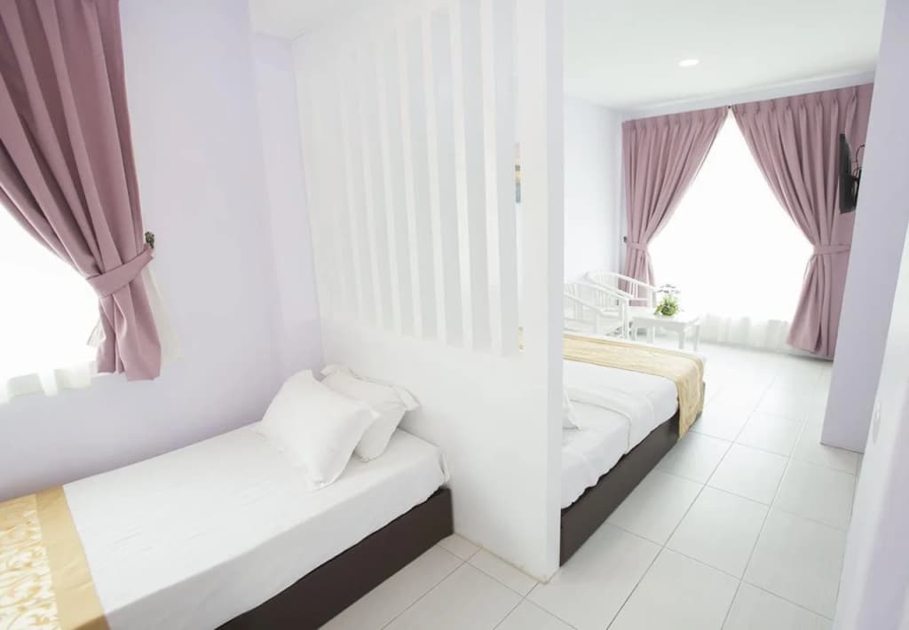 Skyview Hotel - photo 4