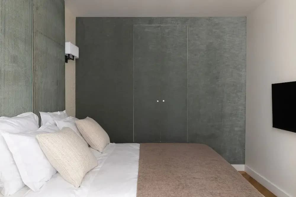 Montaigne Luxury 2 Bedroom - photo 7