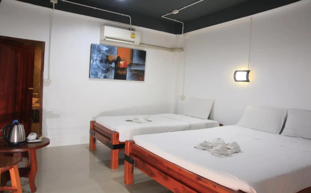Hometel Hotel - photo 1