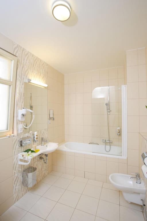 1. Republic Hotel - photo 9