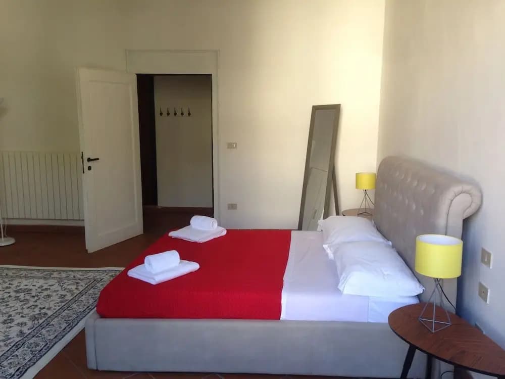 Florence Apartments - photo 4