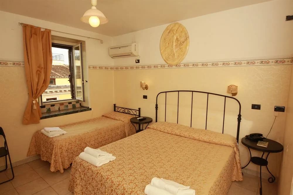 Hotel Lucia - photo 7