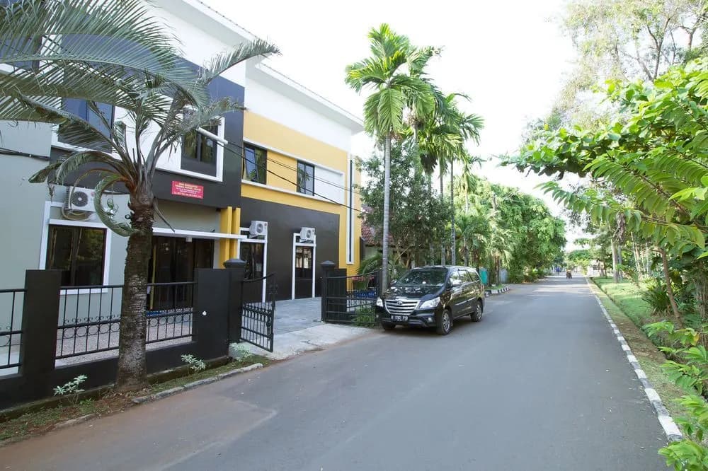 RedDoorz @ Pulo Gebang - main photo