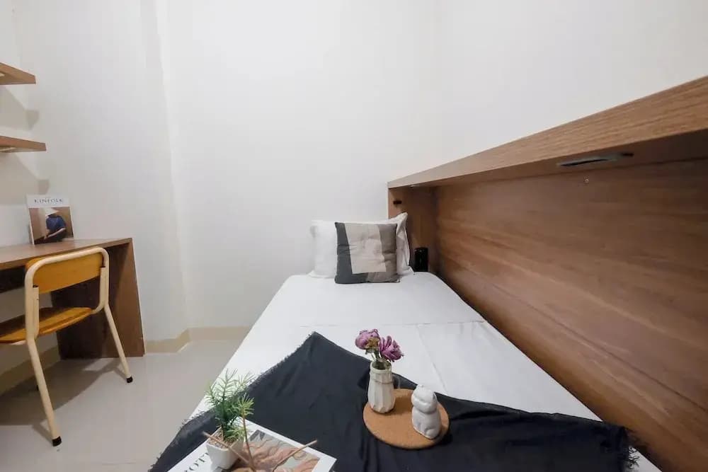 Neutral Tone 2Br At Green Pramuka City Apartment - photo 5