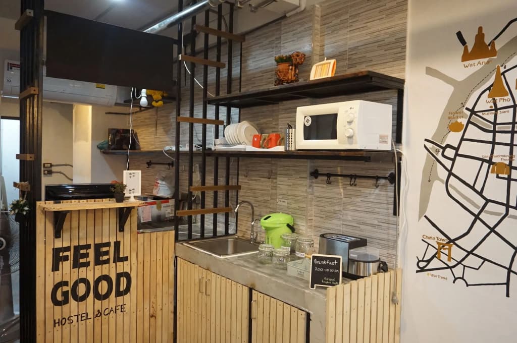 Feel Good Bangkok Hostel - photo 25