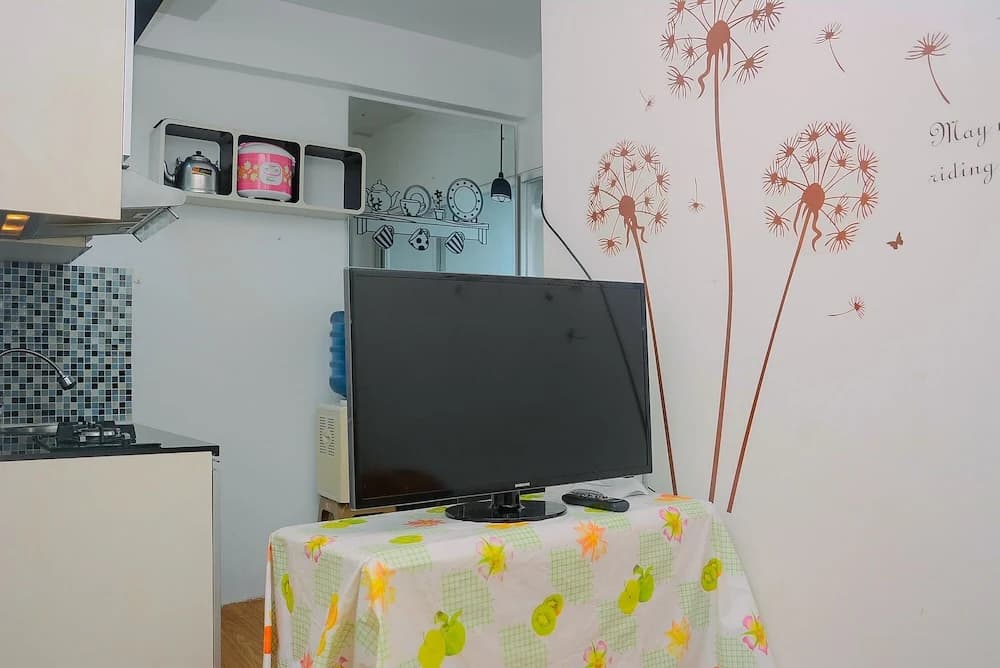 Comfort 1BR with Study Room Menteng Square Apartment - photo 11