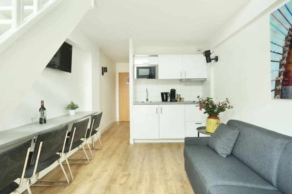 Les Lilas Serviced Apartments - photo 18