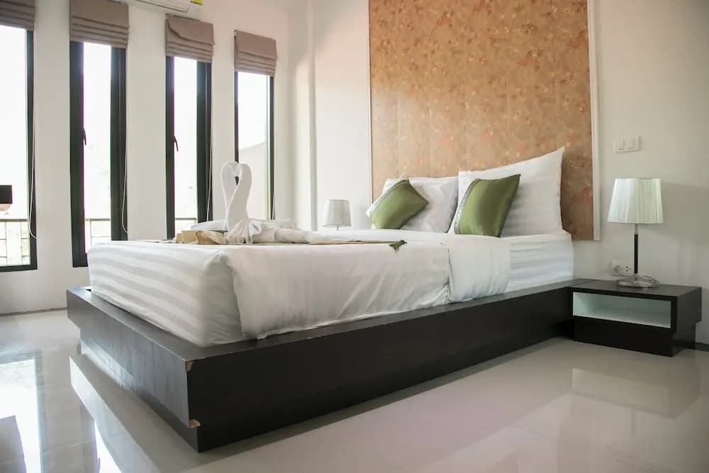 Westkey Kamala Hotel - photo 9