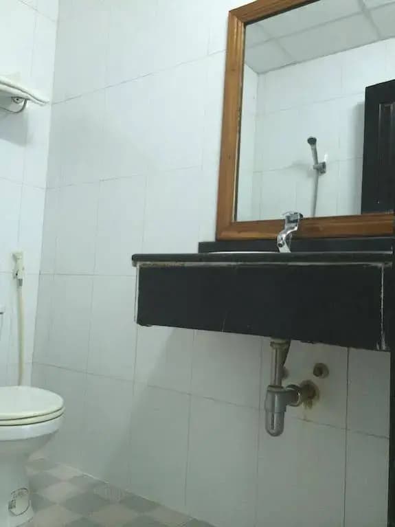 Phuong Long Hotel - photo 9