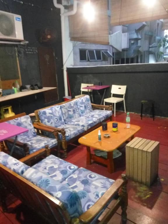 The Longhouse Travellers Inn - Hostel - photo 10