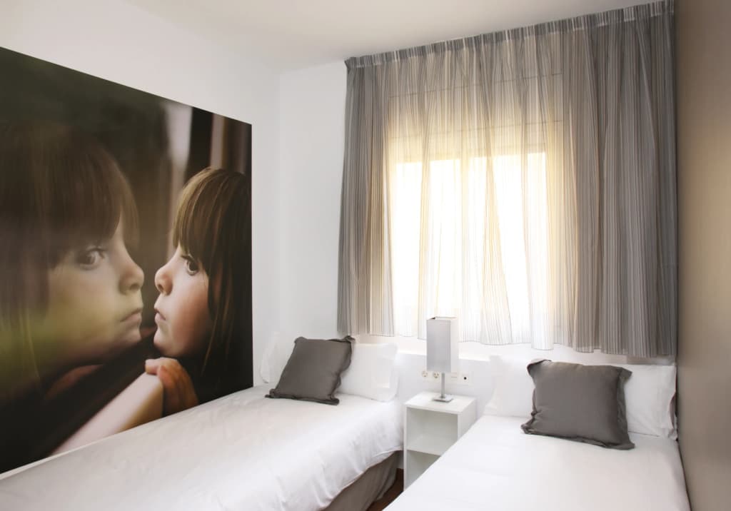 MH Apartments Suites - photo 3