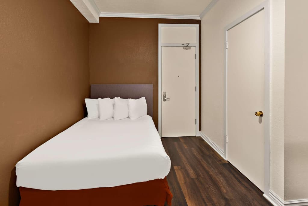 Mithila San Francisco, SureStay Collection by Best Western - photo 15