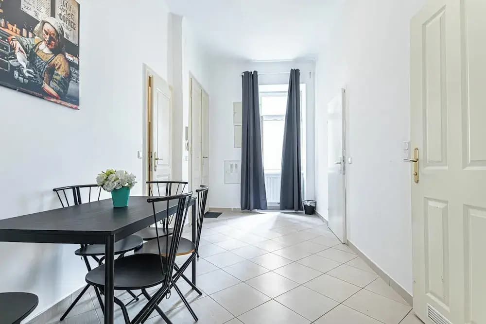 Comfy 2BR Flat Belvedere Vicinity - photo 11