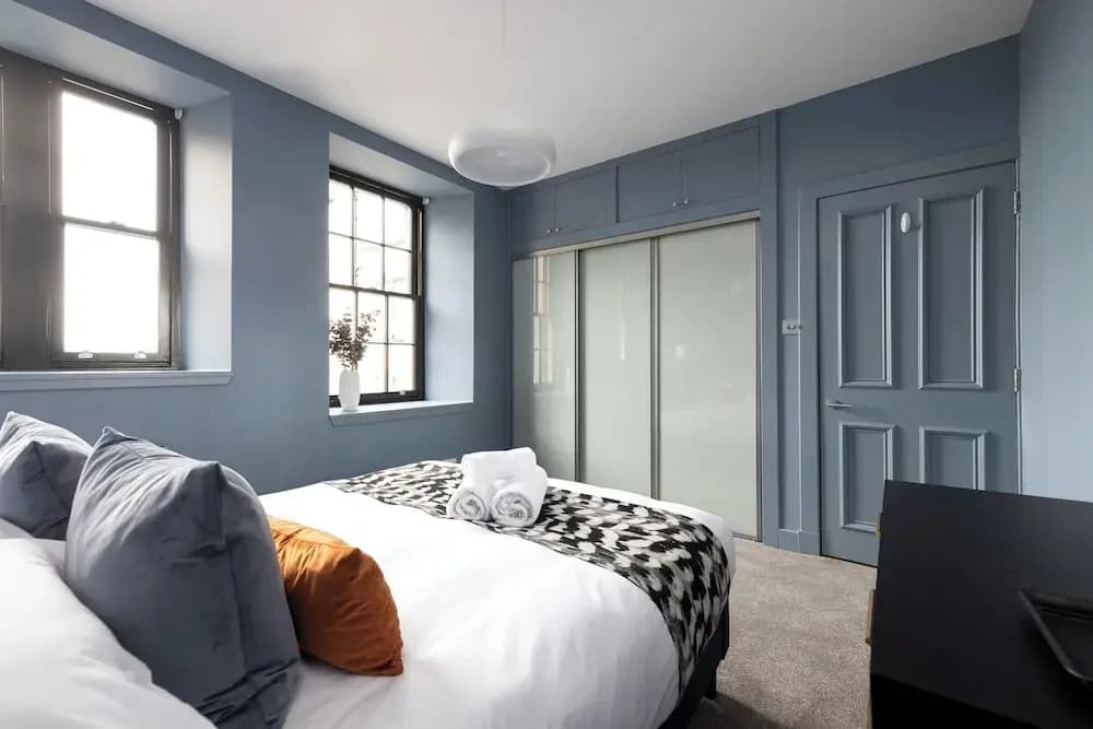 Stylish 2-bed flat in New Town - photo 6
