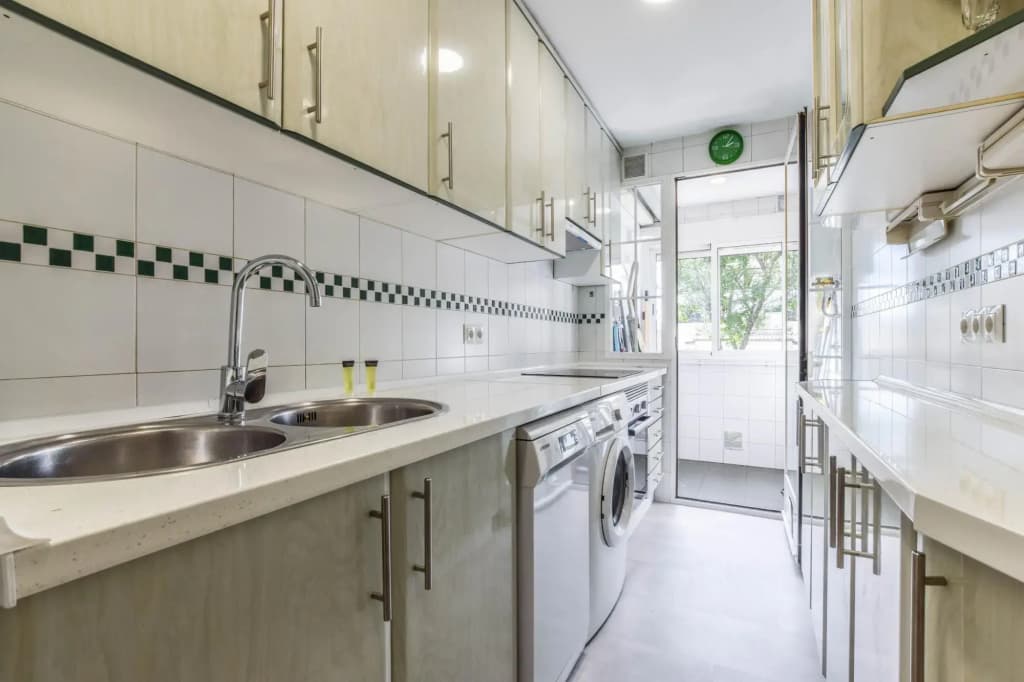 Alcalá I in Madrid with 3 bedrooms and 2 bathrooms - photo 17