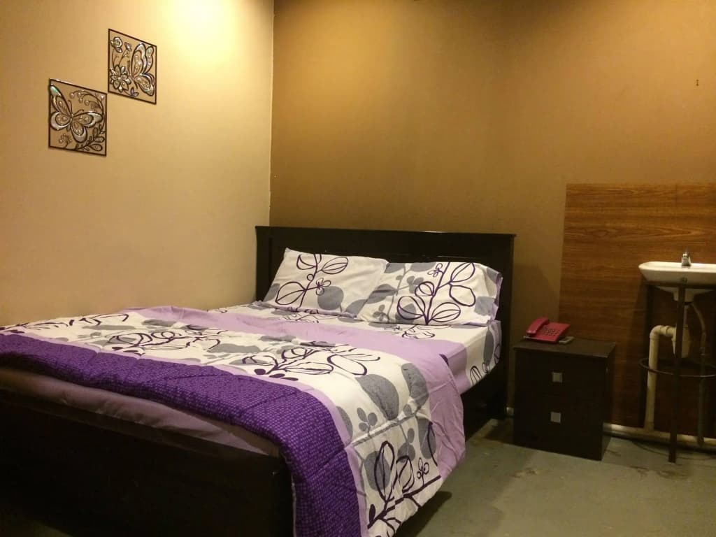 Funky Crib Hotel - photo 3