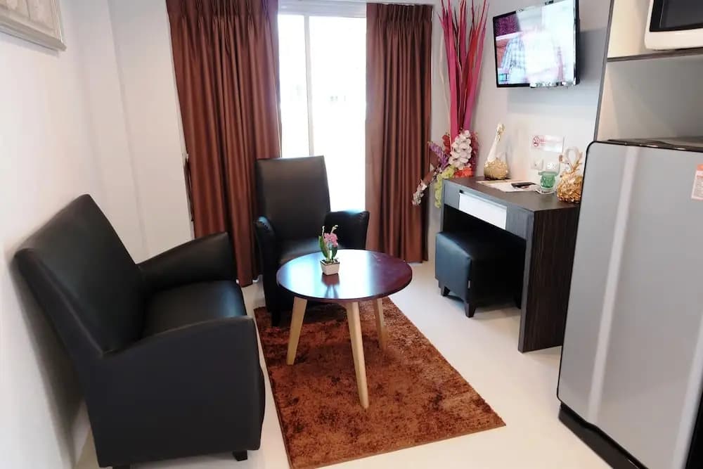 Sunset Apartments - photo 7
