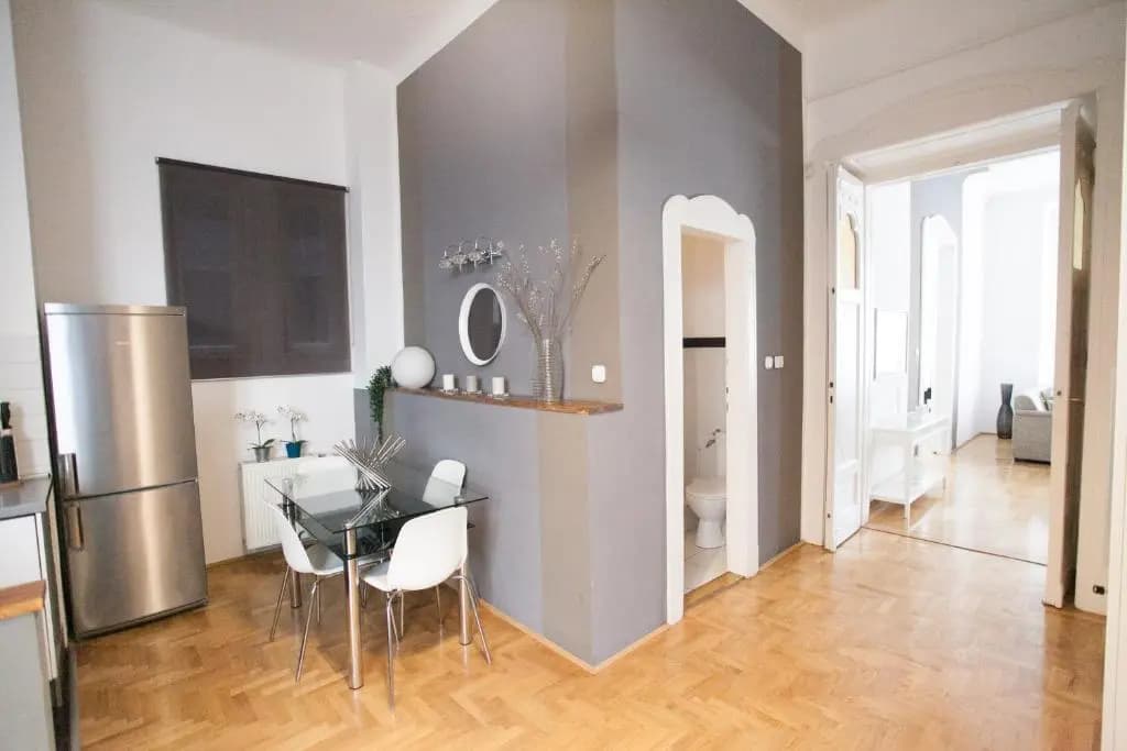 Royal Center Apartment - photo 5